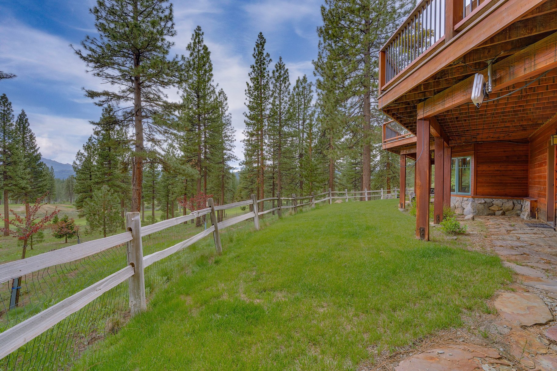  Private Estate Living Along the Fairways of Grizzly Ranch - 物件實景