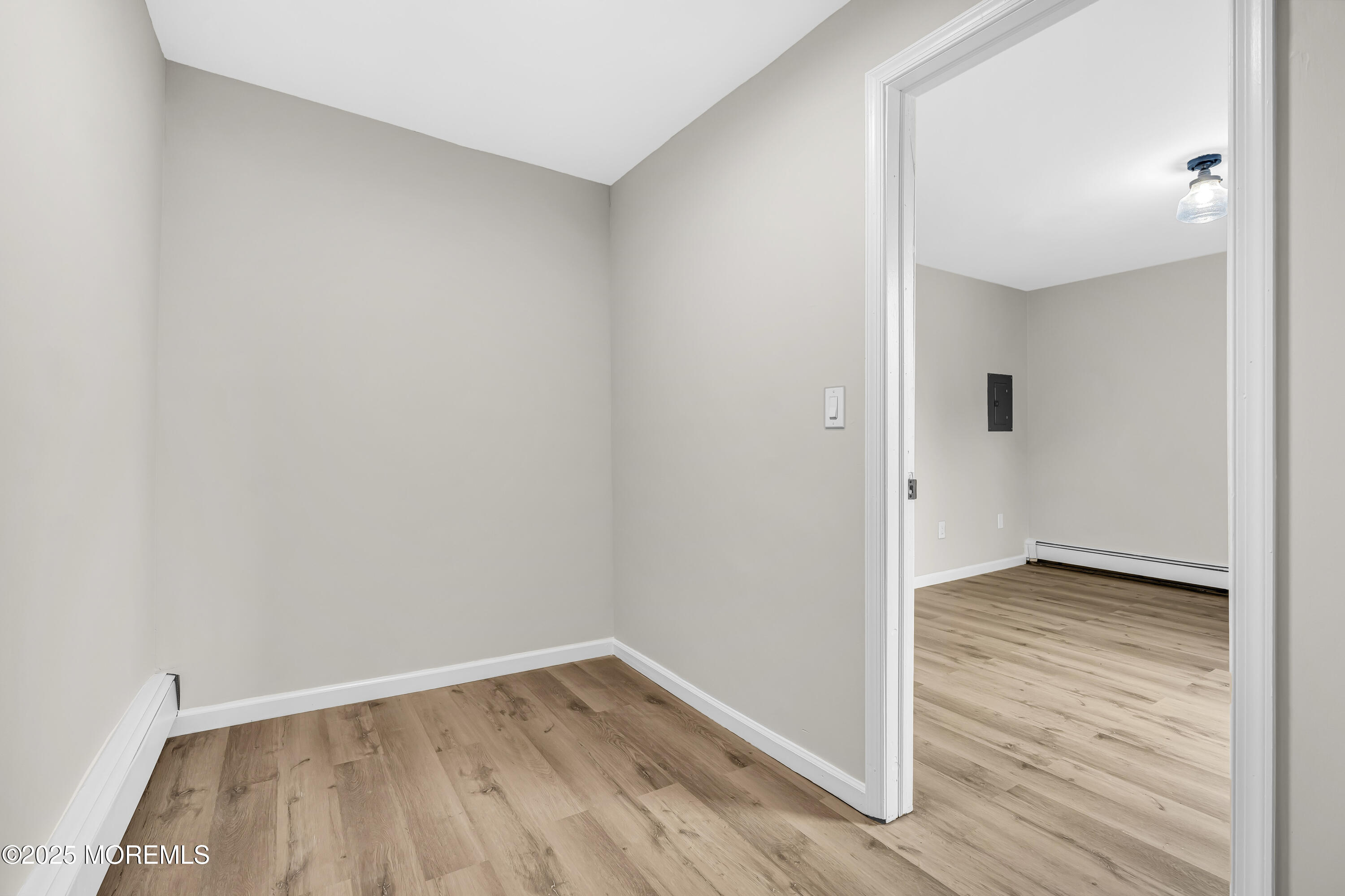 Keansburg, New Jersey, 07734, United States, ,Residential,For Sale,1976906