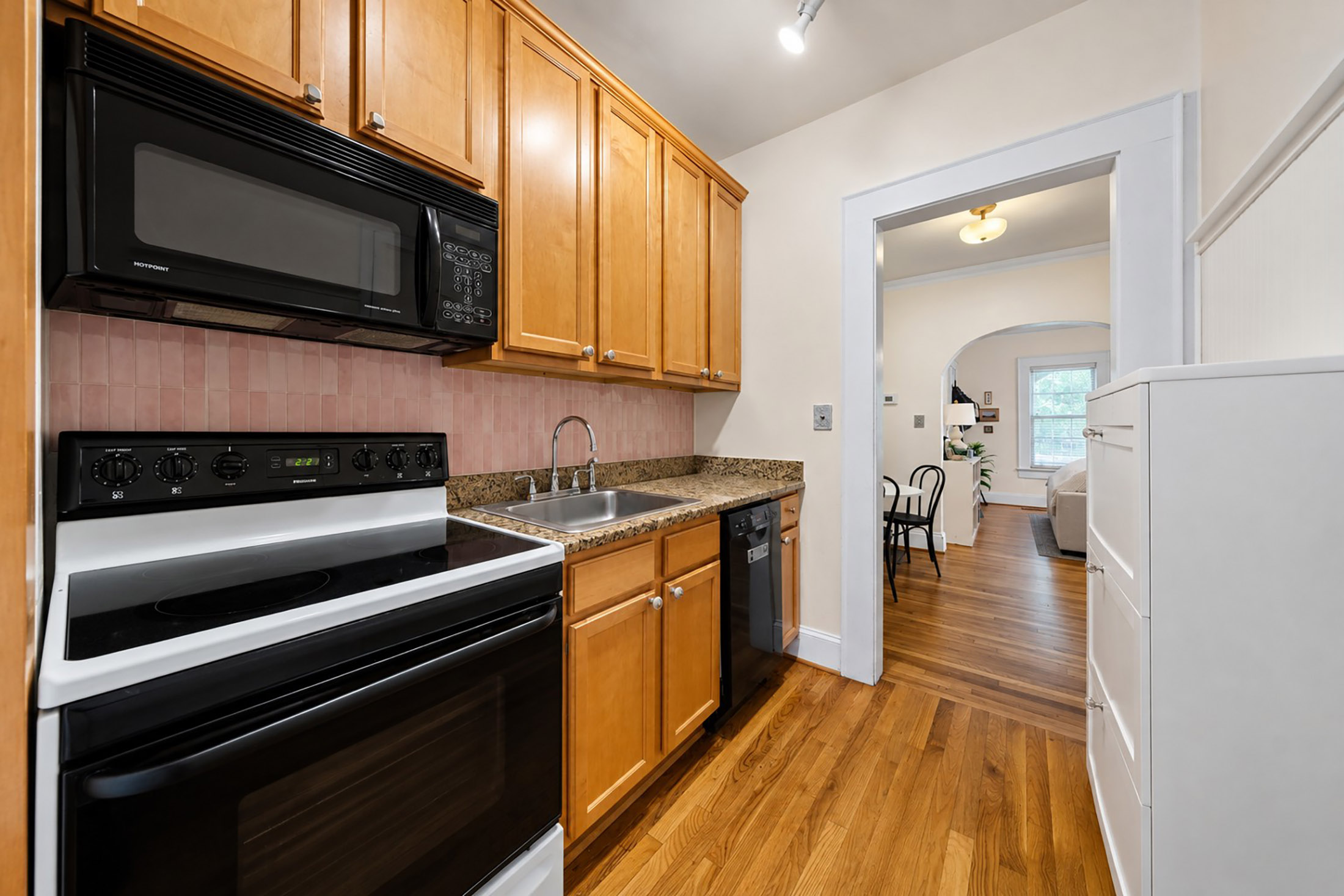  Light-filled End Unit Condo in the Heart of Virginia Highland - 物件實景
