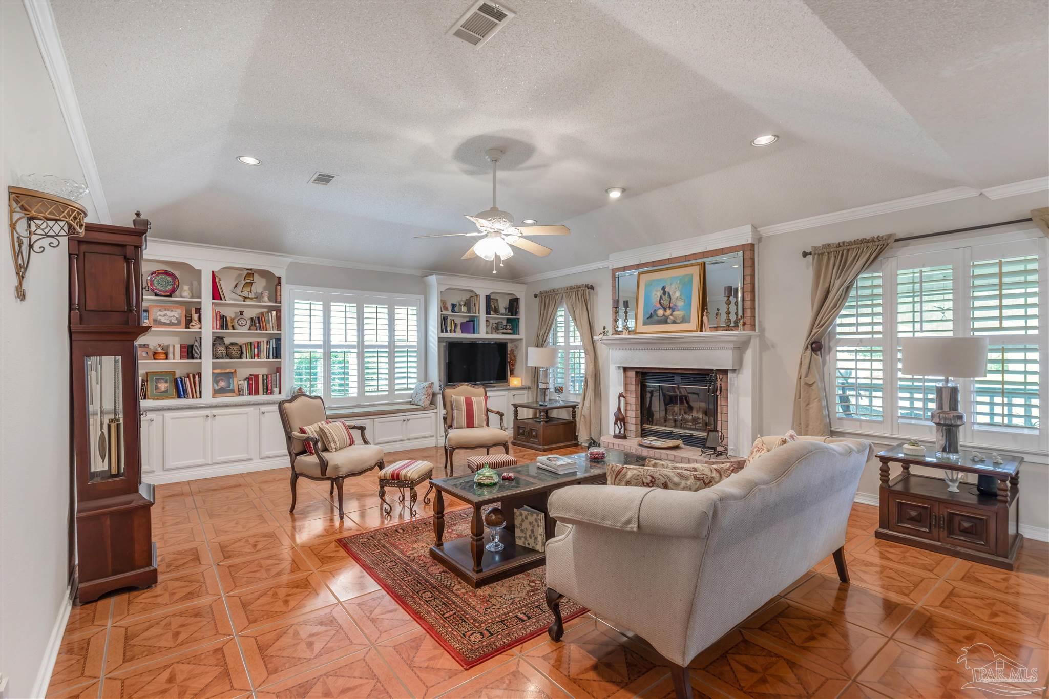Gulf Breeze, Florida, 32563, United States, 4 Bedrooms Bedrooms, ,4 BathroomsBathrooms,Residential,For Sale,1847314