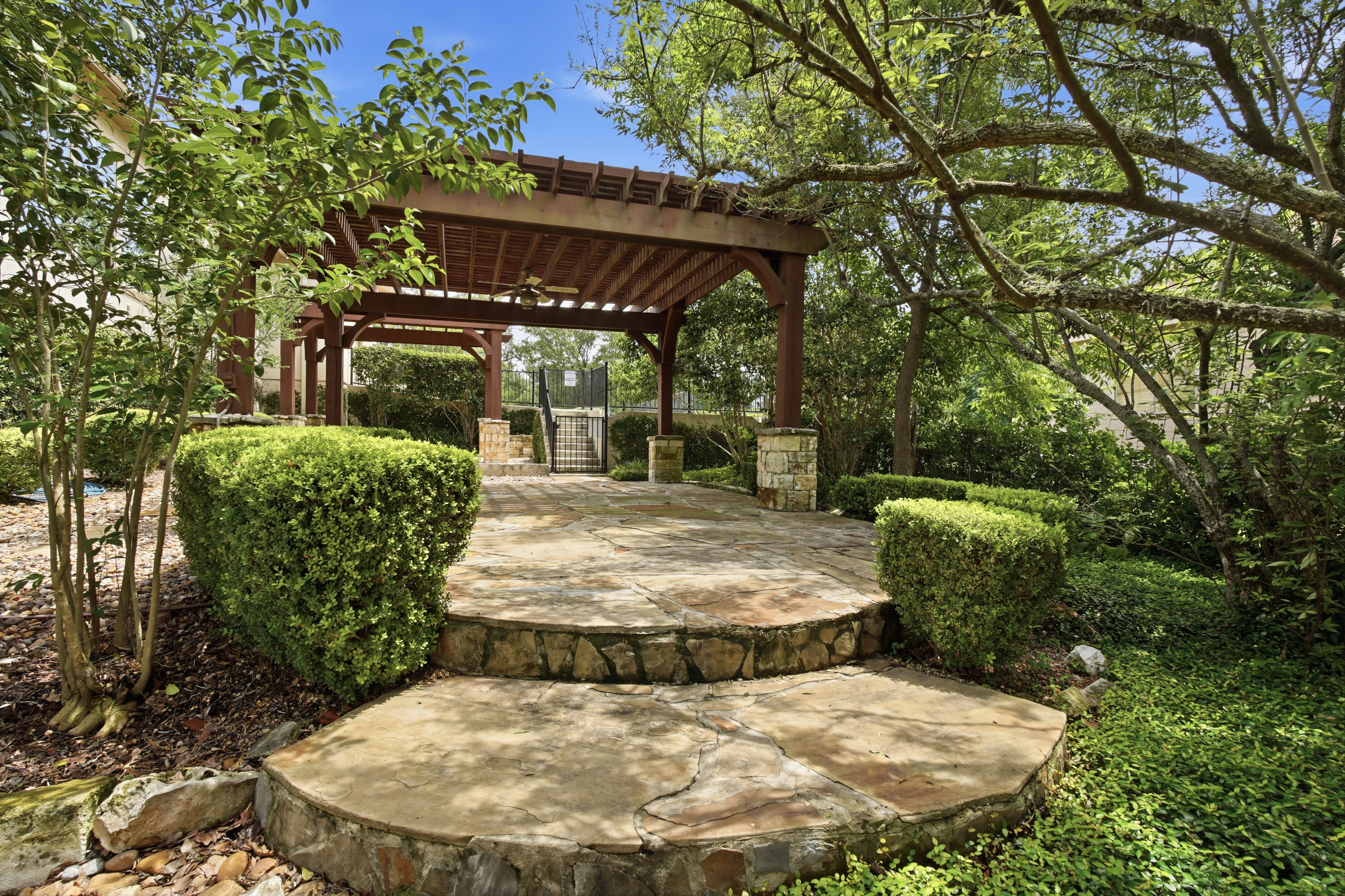  Iron Horse Canyon Estate with Resort-Style Backyard - 物件實景