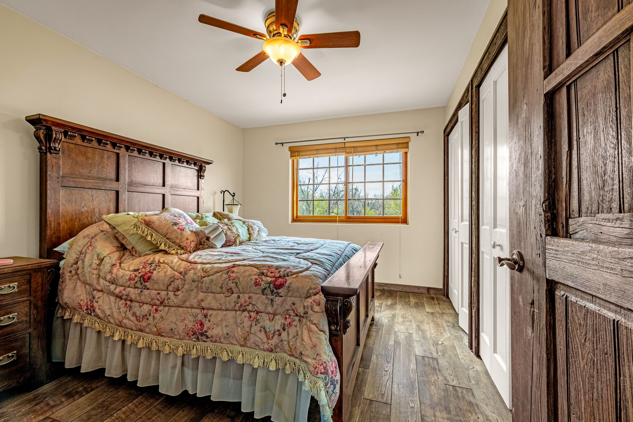  Rare creek side opportunity on 80 close-in acres - 物件實景