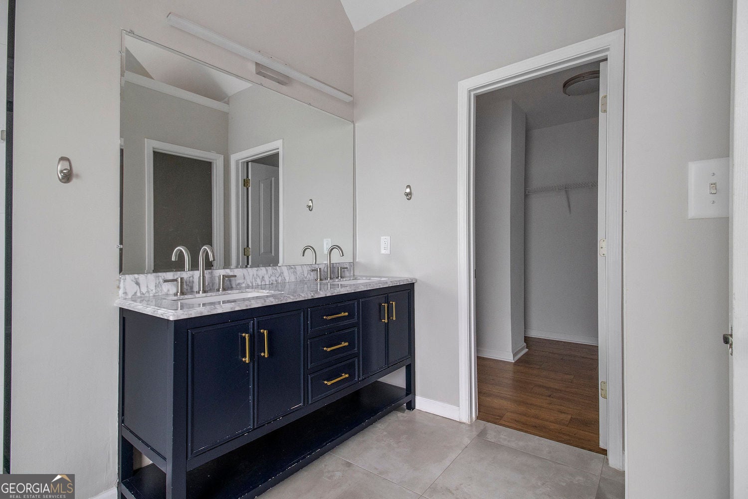 Johns Creek, Georgia, 30005, United States, 7 Bedrooms Bedrooms, ,5 BathroomsBathrooms,Residential,For Sale,1951994