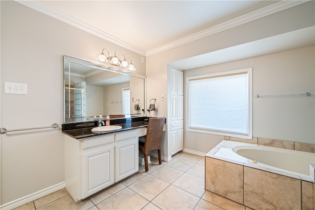 Corpus Christi, Texas, 78413, United States, 5 Bedrooms Bedrooms, ,5 BathroomsBathrooms,Residential,For Sale,1998371