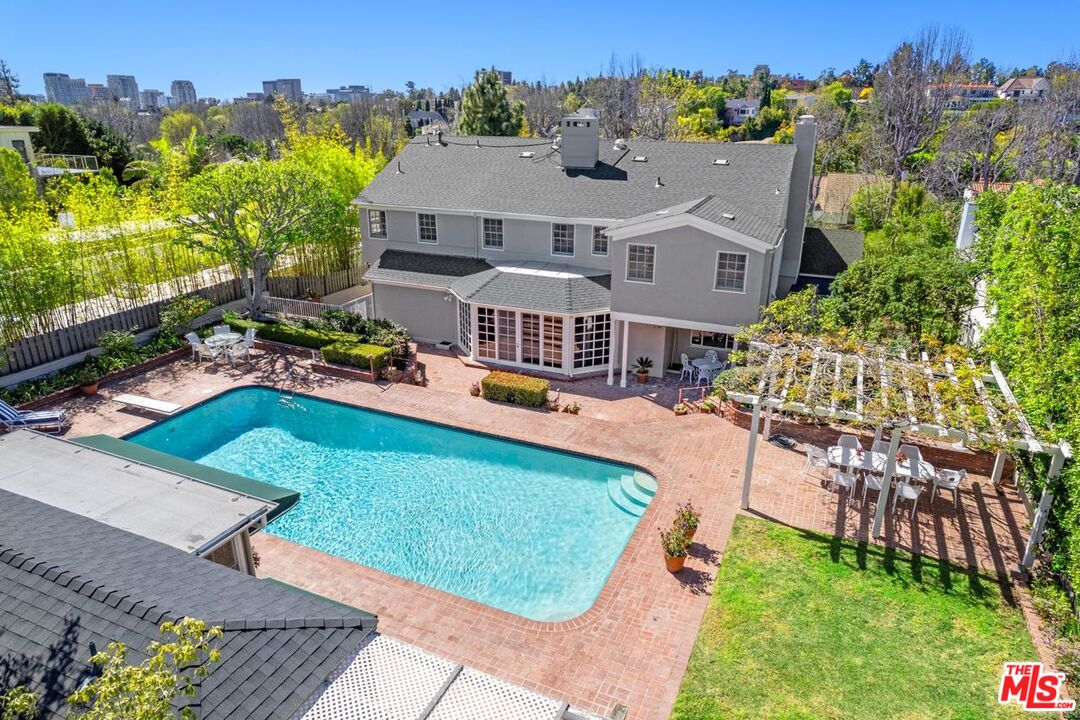Los Angeles, California, 90024, United States, 6 Bedrooms Bedrooms, ,6 BathroomsBathrooms,Residential,For Sale,1925414