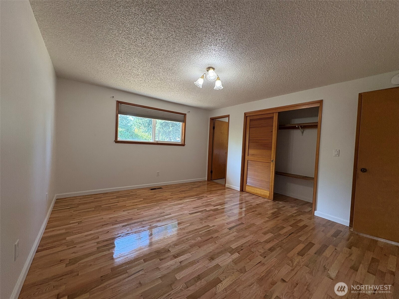 Tacoma, Washington, 98498, United States, 4 Bedrooms Bedrooms, ,3 BathroomsBathrooms,Residential,For Sale,1951496