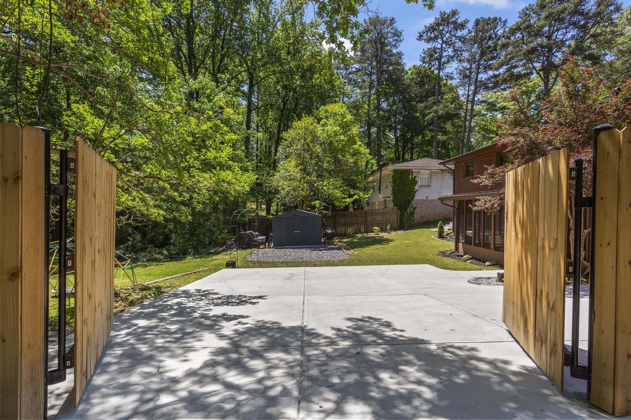  Thoughtfully Designed, Fully Renovated Home - 物件實景