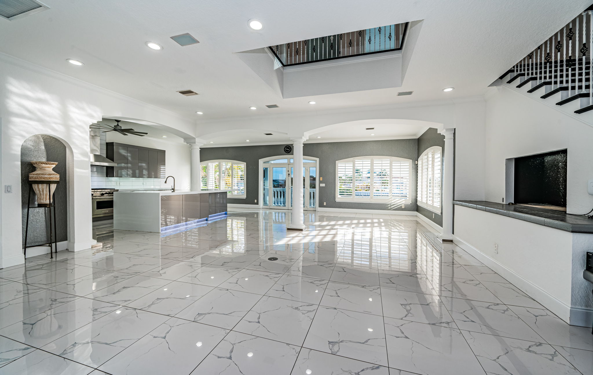 St Petersburg, Florida, 33707, United States, 4 Bedrooms Bedrooms, ,3 BathroomsBathrooms,Residential,For Sale,1992370