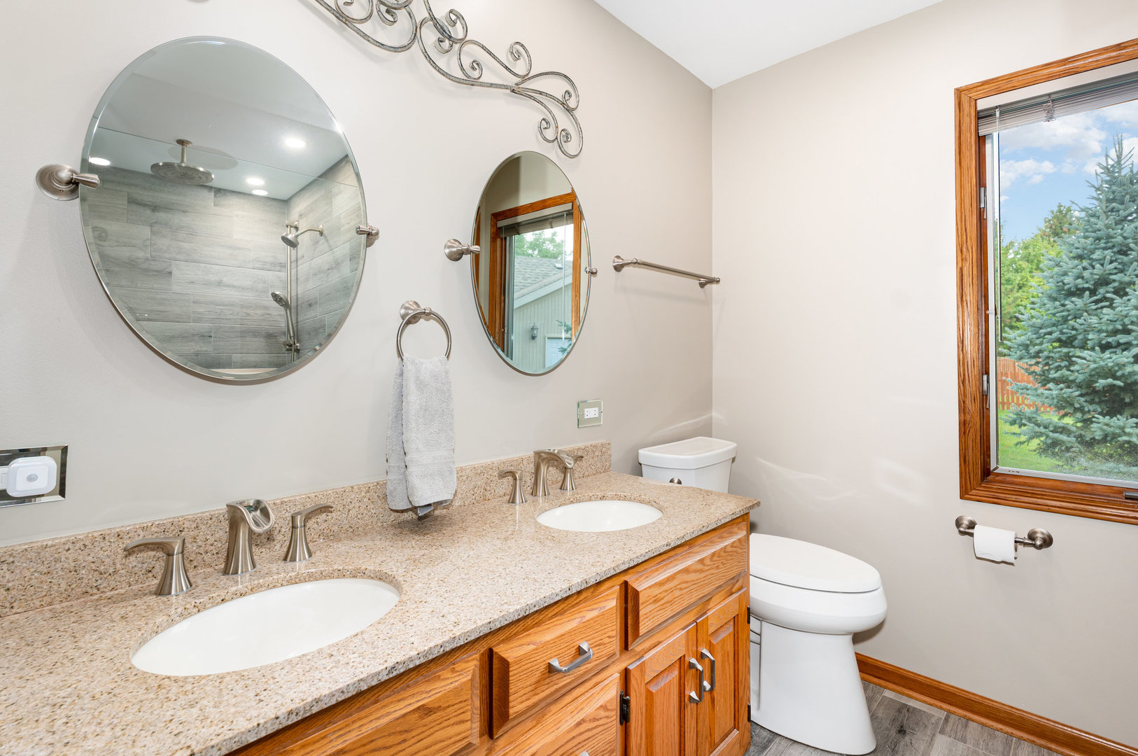 Shorewood, Illinois, 60404, United States, 3 Bedrooms Bedrooms, ,3 BathroomsBathrooms,Residential,For Sale,1937616