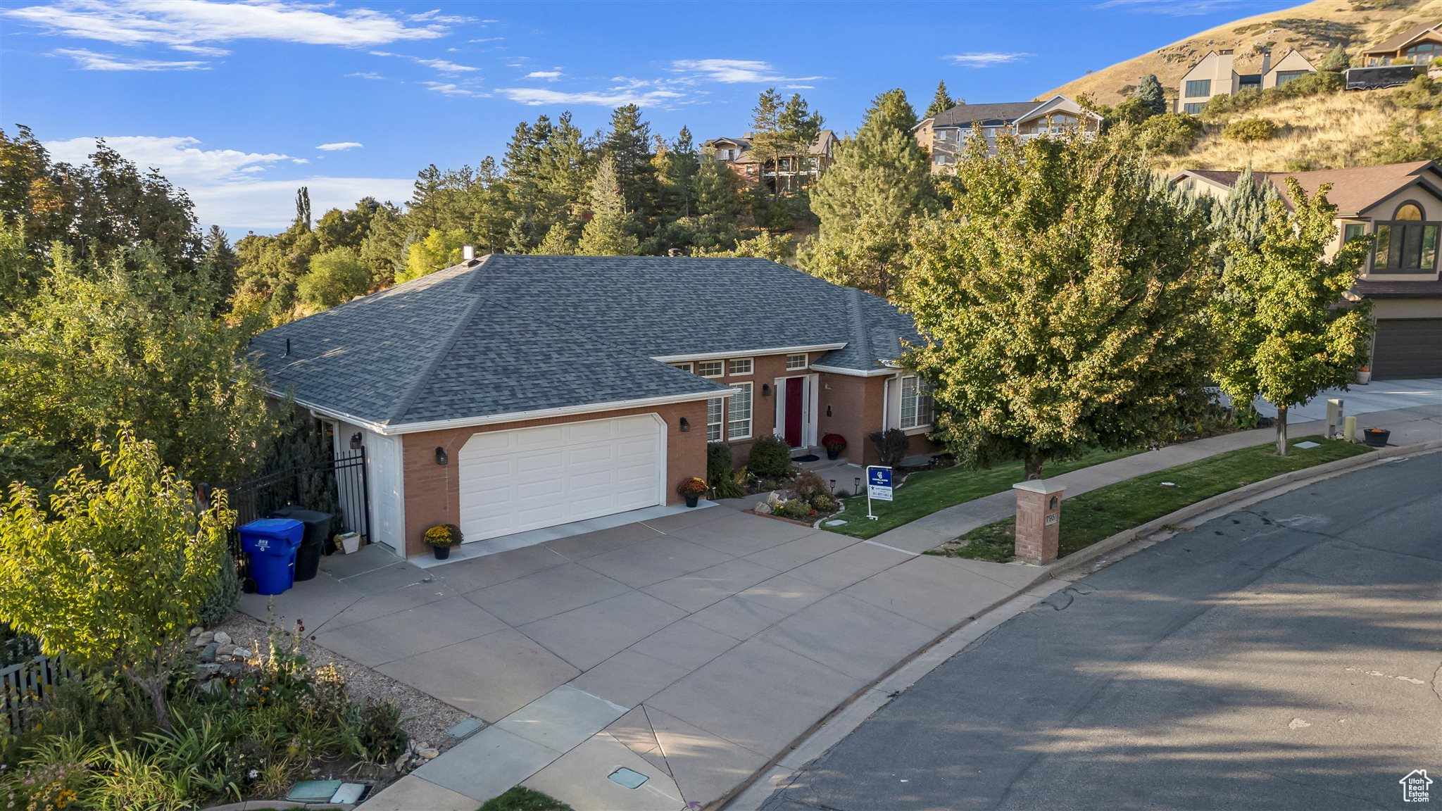 Bountiful, Utah, 84010, United States, 5 Bedrooms Bedrooms, ,4 BathroomsBathrooms,Residential,For Sale,1926219