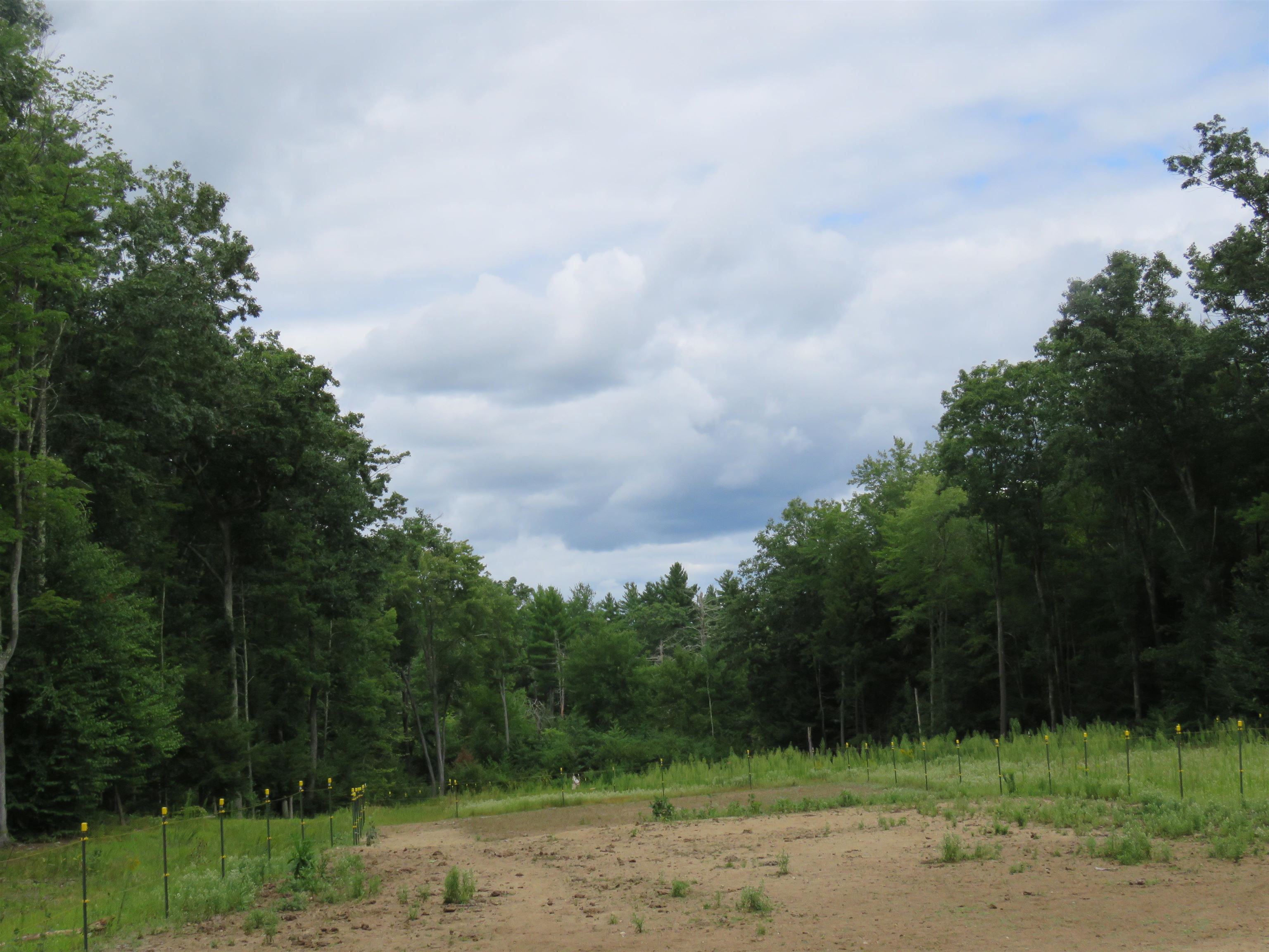 Fremont, New Hampshire, 03044, United States, 3 Bedrooms Bedrooms, ,4 BathroomsBathrooms,Residential,For Sale,1880458