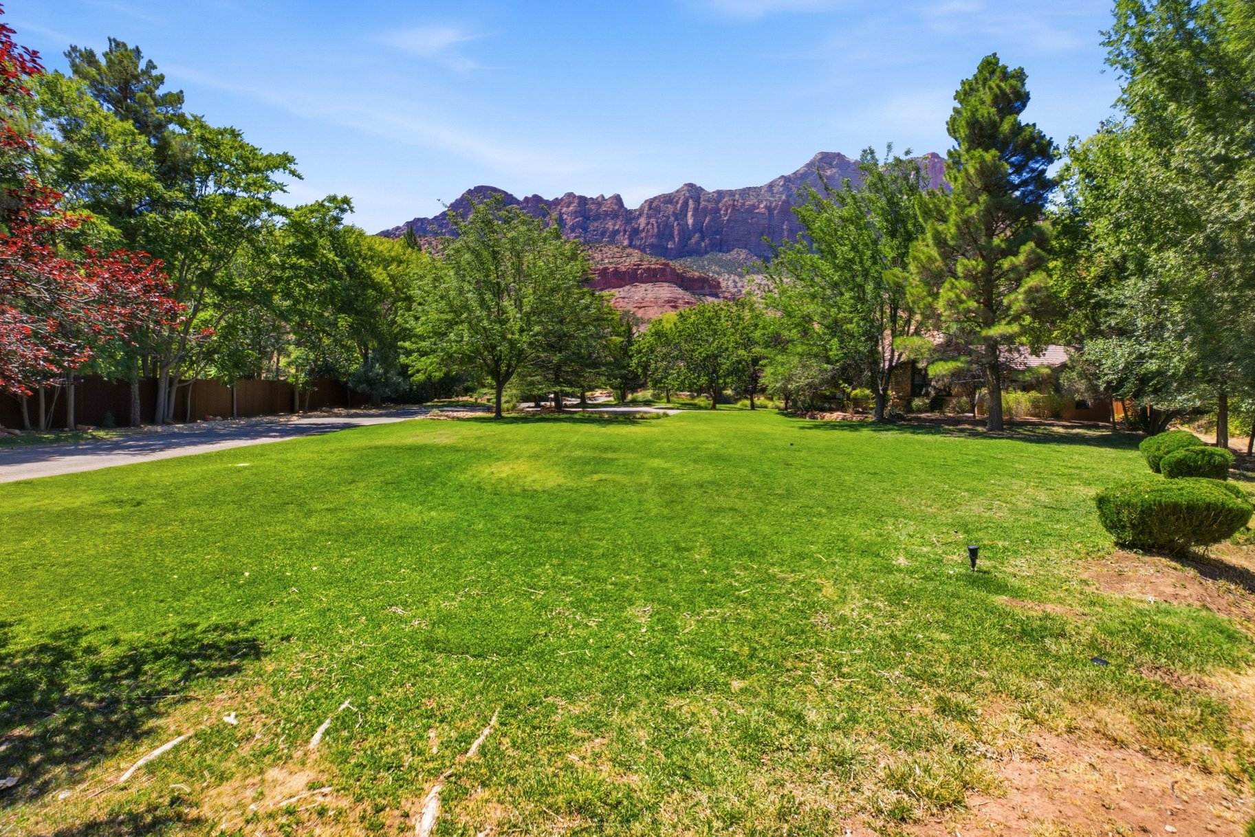  Prime Springdale Lot - In Town - 物件實景