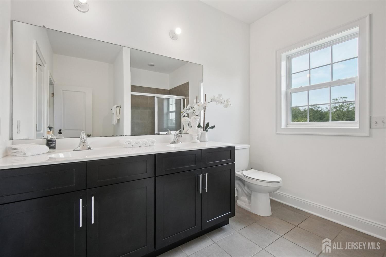 Franklin Twsp, New Jersey, 08873, United States, 2 Bedrooms Bedrooms, ,3 BathroomsBathrooms,Residential,For Sale,2003285