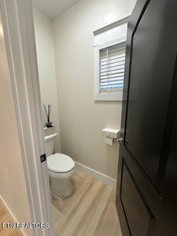 Middlesboro, Kentucky, 40965, United States, 5 Bedrooms Bedrooms, ,4 BathroomsBathrooms,Residential,For Sale,1915642