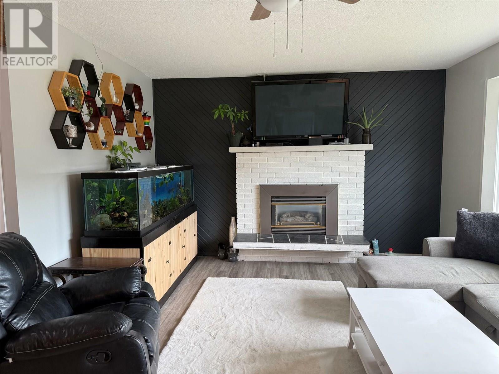 KAMLOOPS, British Columbia, V2H 1L4, CA, 4 Bedrooms Bedrooms, ,2 BathroomsBathrooms,Residential,For Sale,1874935