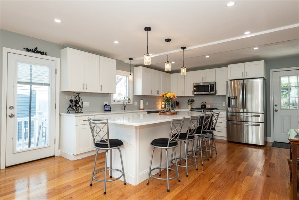 Lynn, Massachusetts, 01904, United States, 2 Bedrooms Bedrooms, ,4 BathroomsBathrooms,Residential,For Sale,1978027