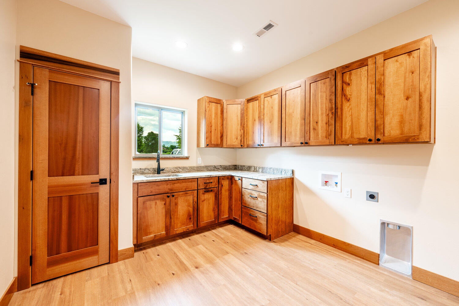 Sheridan, Wyoming, 82801, United States, 4 Bedrooms Bedrooms, ,3 BathroomsBathrooms,Residential,For Sale,1981646