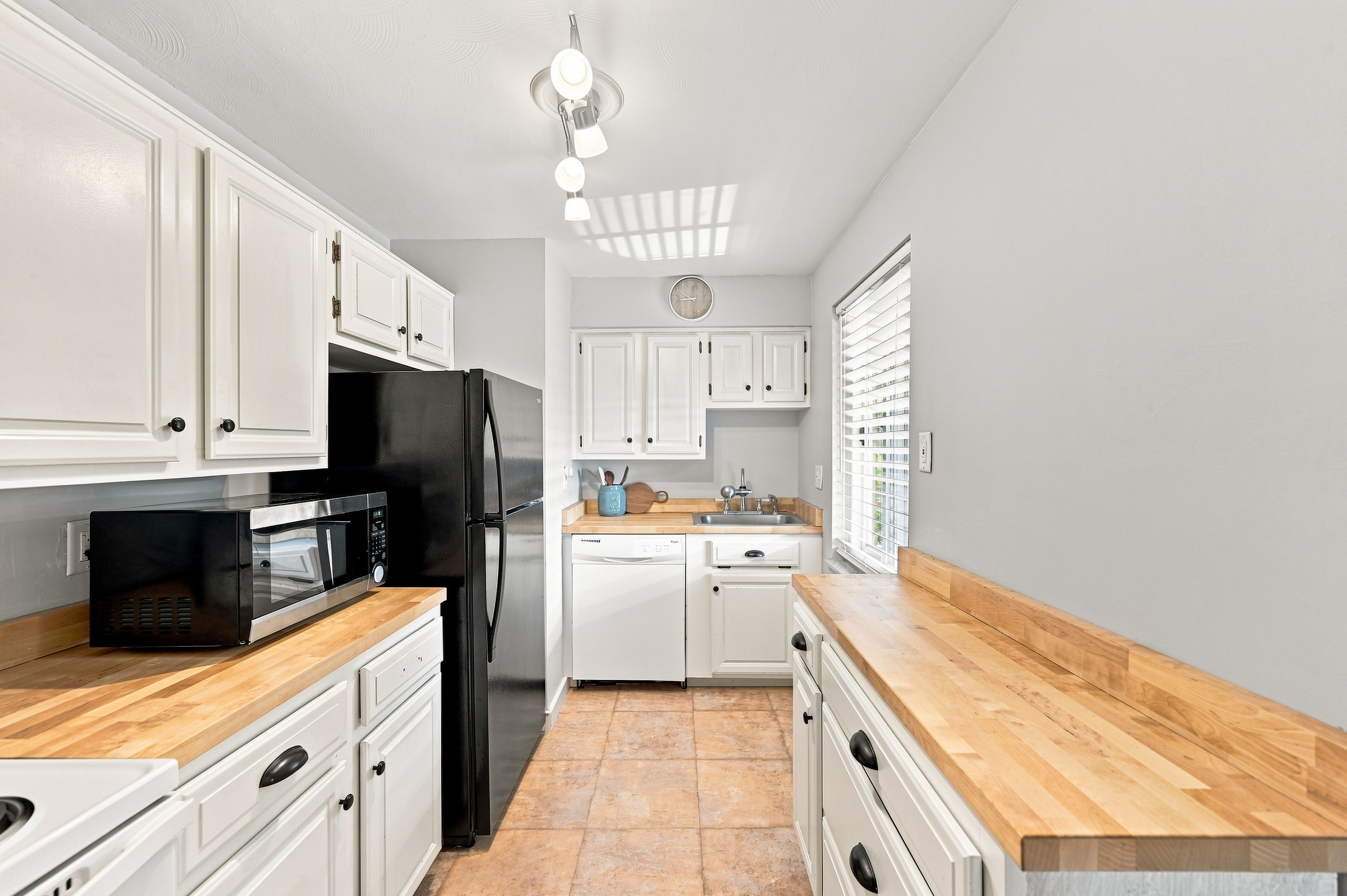  501 Sunnyland Avenue, Pittsburgh, PA 15227 - 物件實景