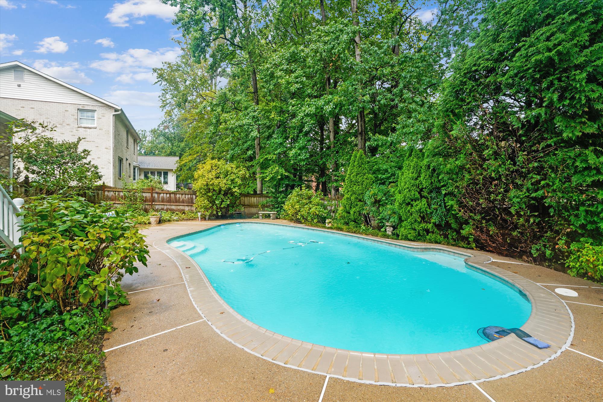 Burke, Virginia, 22015, United States, 5 Bedrooms Bedrooms, ,4 BathroomsBathrooms,Residential,For Sale,1905791