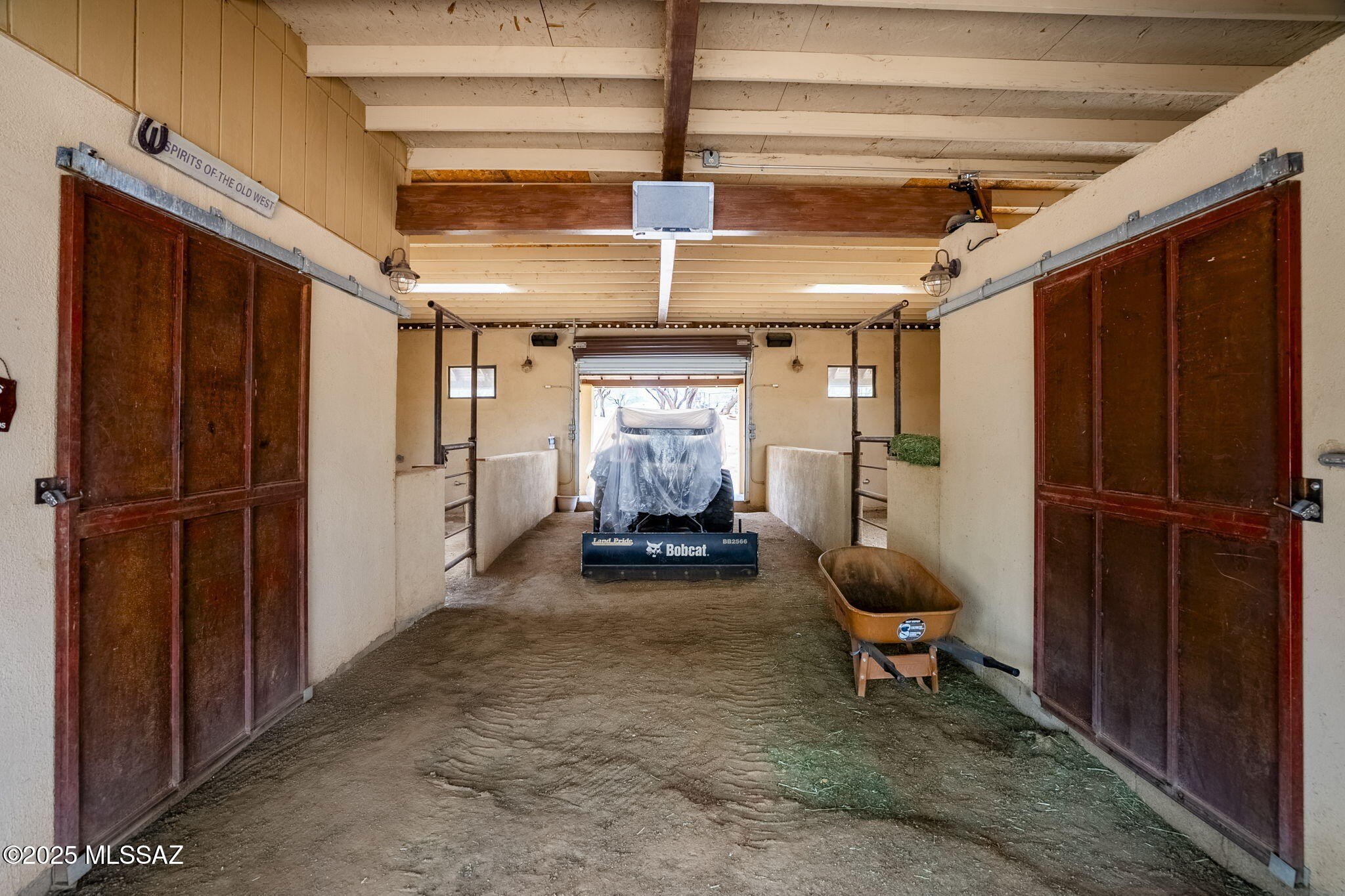 Nogales, Arizona, 85621, United States, 4 Bedrooms Bedrooms, ,7 BathroomsBathrooms,Residential,For Sale,1975895