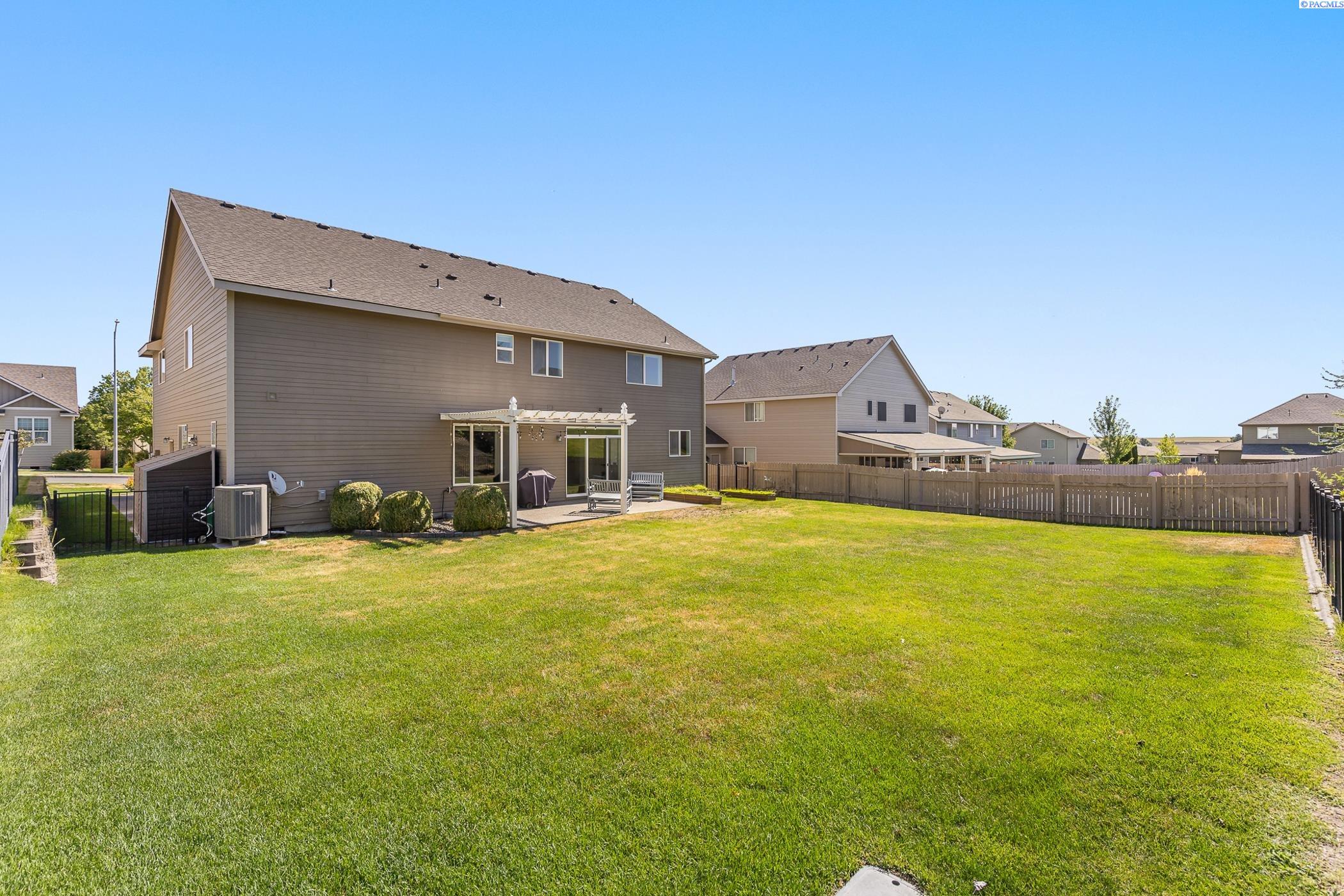 Richland, Washington, 99354, United States, 5 Bedrooms Bedrooms, ,2 BathroomsBathrooms,Residential,For Sale,1925310