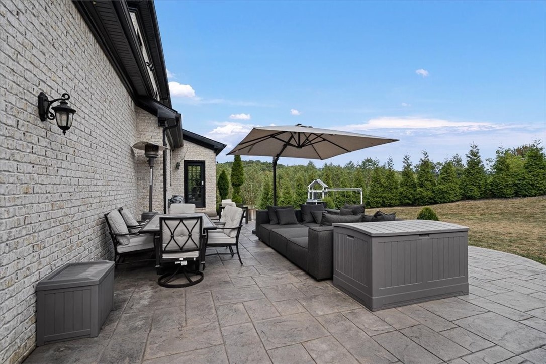 Cranberry Twp, Pennsylvania, 16066, United States, 4 Bedrooms Bedrooms, ,5 BathroomsBathrooms,Residential,For Sale,1940441