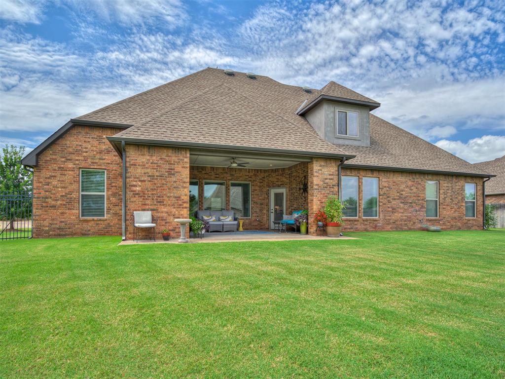 Mustang, Oklahoma, 73064, United States, 4 Bedrooms Bedrooms, ,4 BathroomsBathrooms,Residential,For Sale,1908407