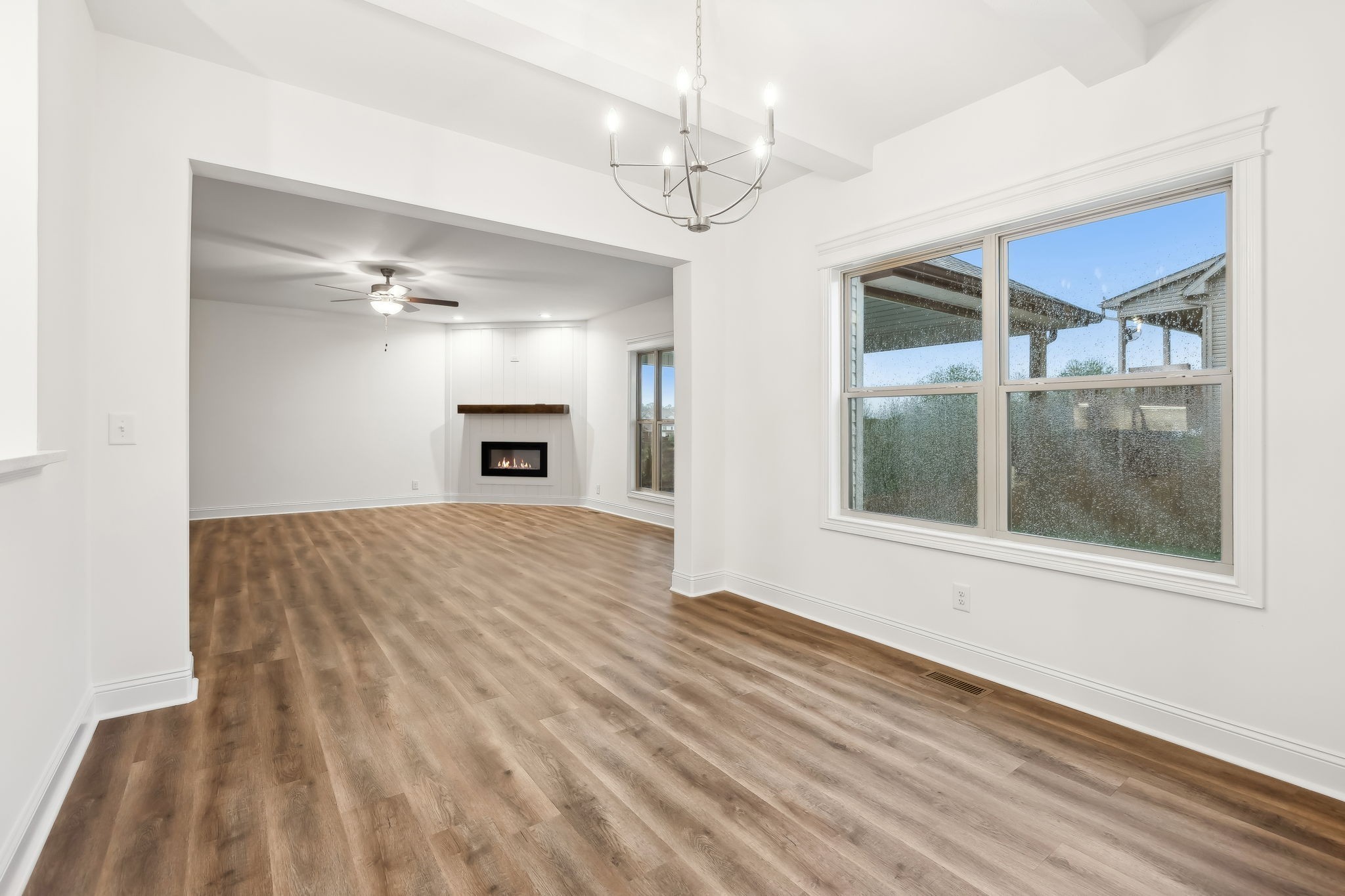 Clarksville, Tennessee, 37043, United States, 4 Bedrooms Bedrooms, ,4 BathroomsBathrooms,Residential,For Sale,2005810