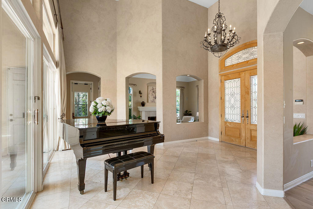 Camarillo, California, 93012, United States, 5 Bedrooms Bedrooms, ,4 BathroomsBathrooms,Residential,For Sale,1885935