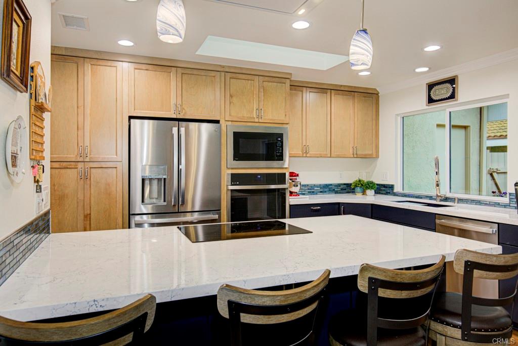 Laguna Woods, California, 92637, United States, 2 Bedrooms Bedrooms, ,Residential,For Sale,2005707