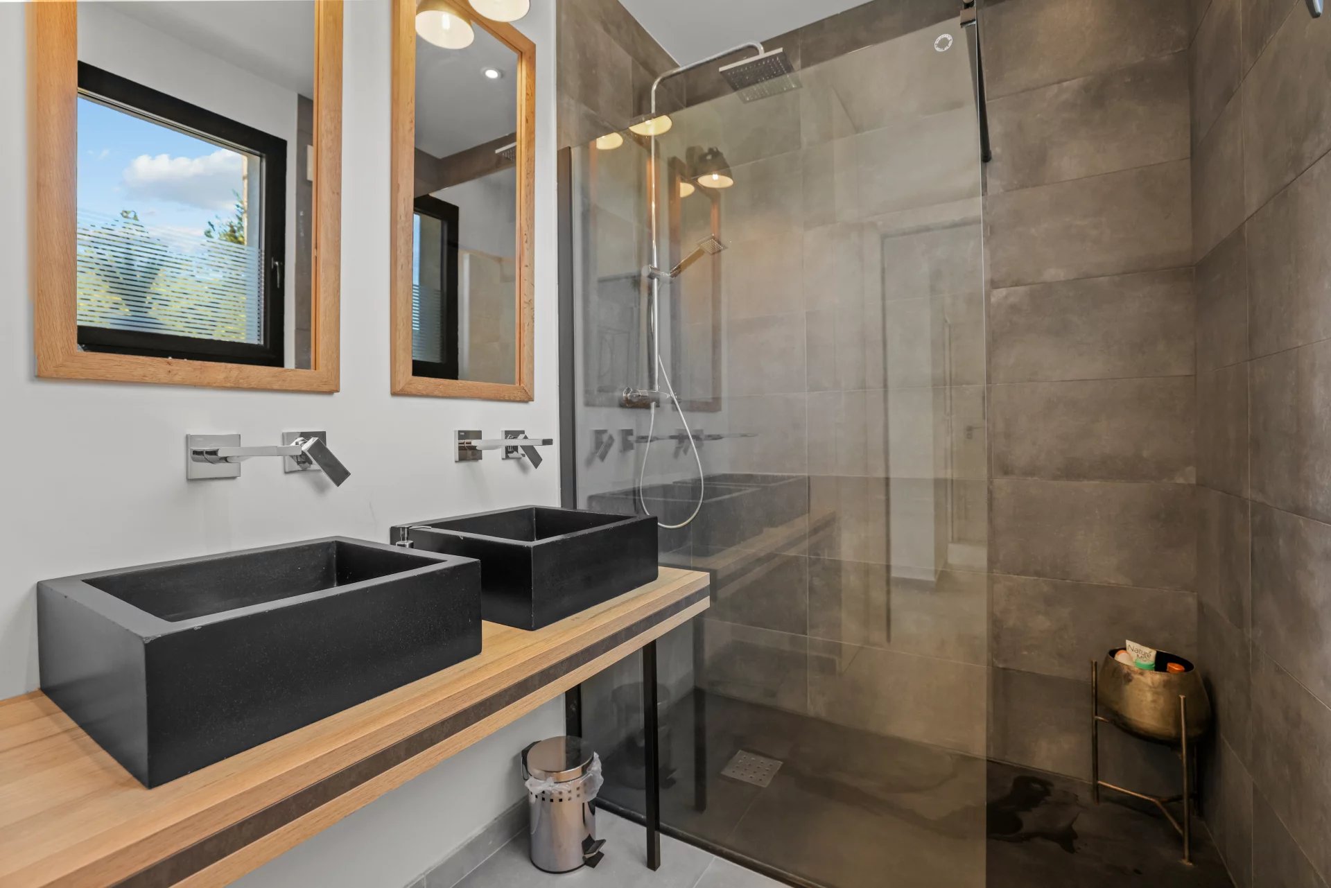 Peymeinade, Provence-Alpes-Côte d’Azur, 06530, FR, 5 Bedrooms Bedrooms, ,4 BathroomsBathrooms,Residential,For Sale,1758685