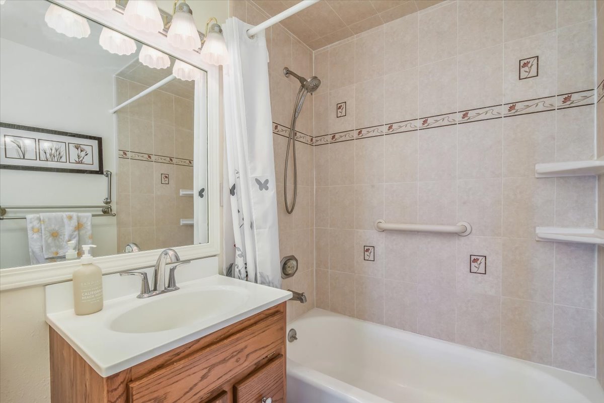 Lompoc, California, 93436, United States, 3 Bedrooms Bedrooms, ,1 BathroomBathrooms,Residential,For Sale,1906815