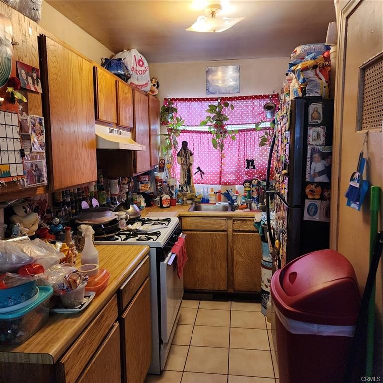 Los Angeles, California, 90023, United States, 9 Bedrooms Bedrooms, ,5 BathroomsBathrooms,Residential,For Sale,1855896