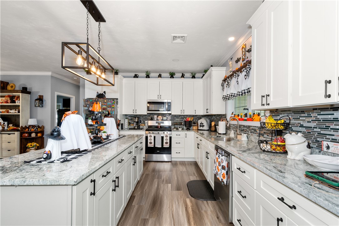 Burrillville, Rhode Island, 02858, United States, 3 Bedrooms Bedrooms, ,2 BathroomsBathrooms,Residential,For Sale,1991043