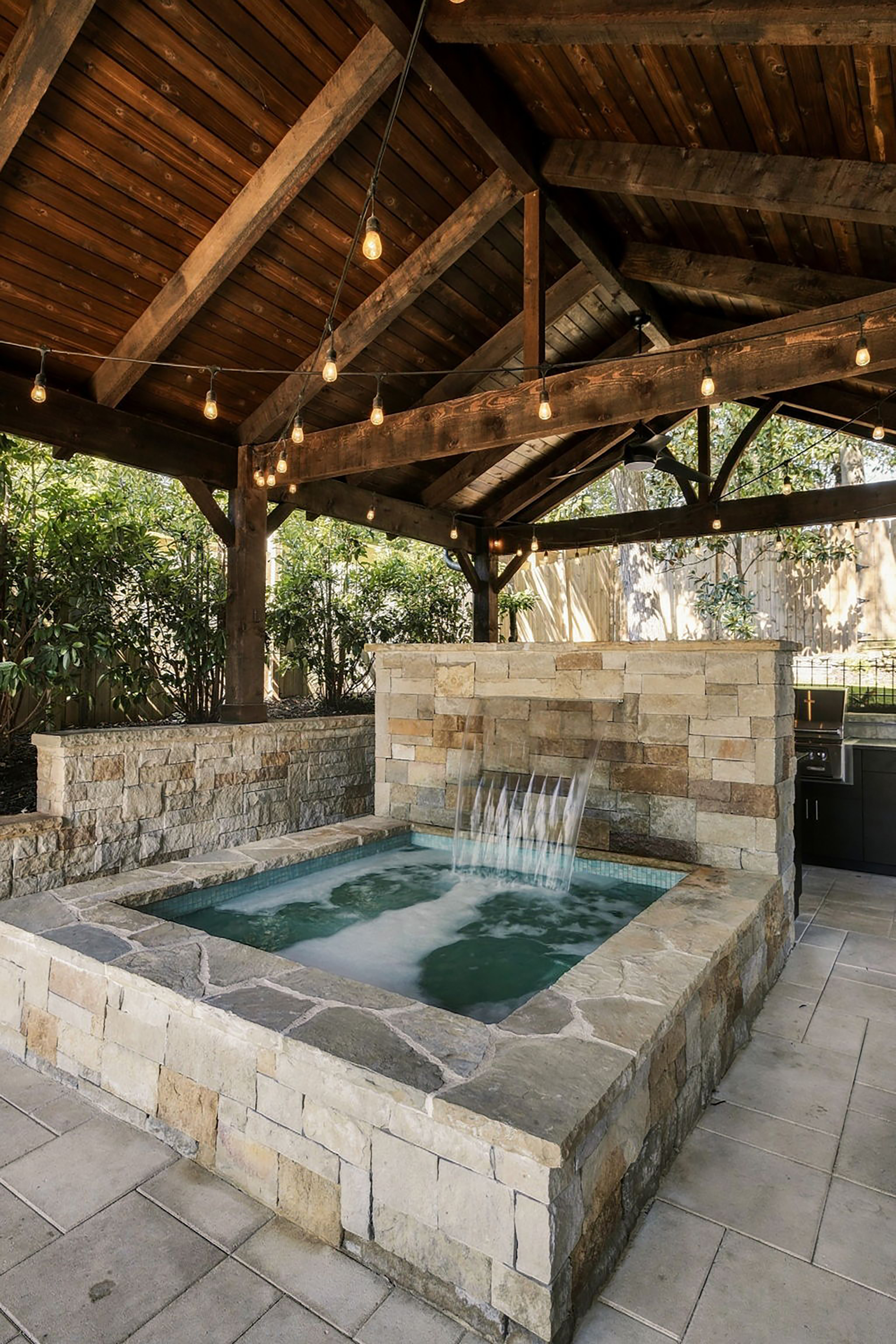  Beautifully Designed Living Spaces and Exceptional Outdoor Amenities - 物件實景