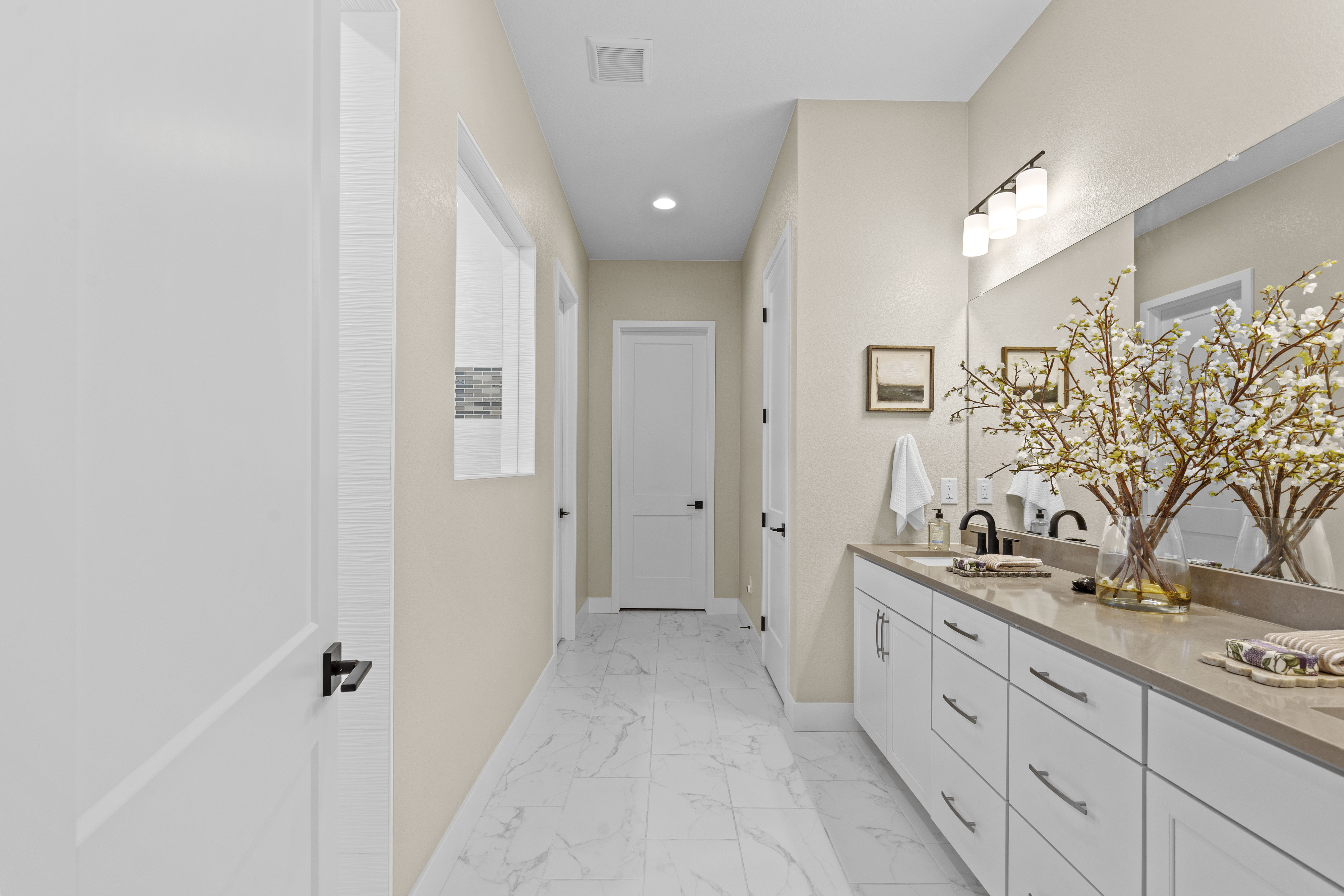 100% Move-in Ready and Beautifully Designed - 物件實景