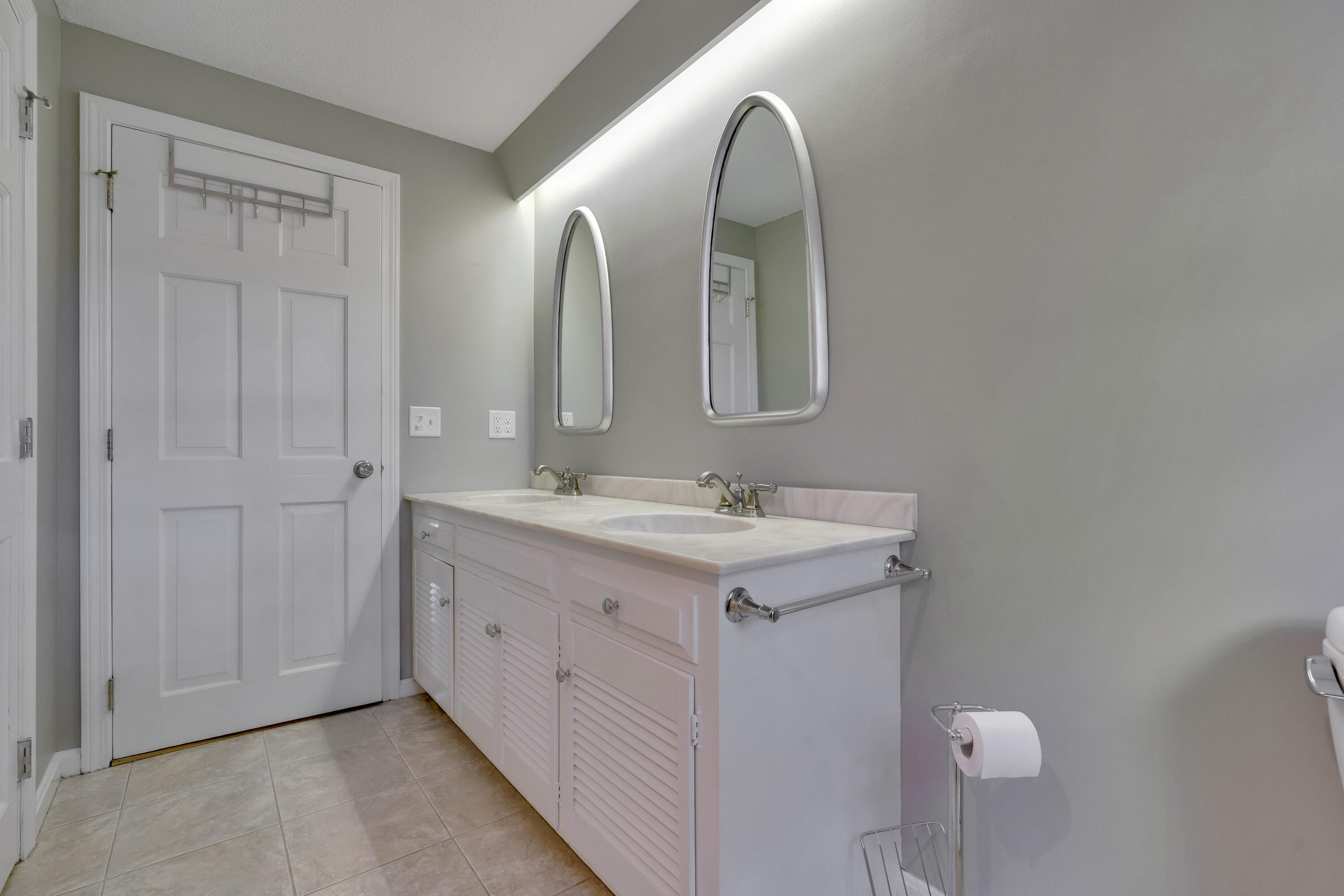 Biddeford, Maine, 04005, United States, 4 Bedrooms Bedrooms, ,2 BathroomsBathrooms,Residential,For Sale,1998354