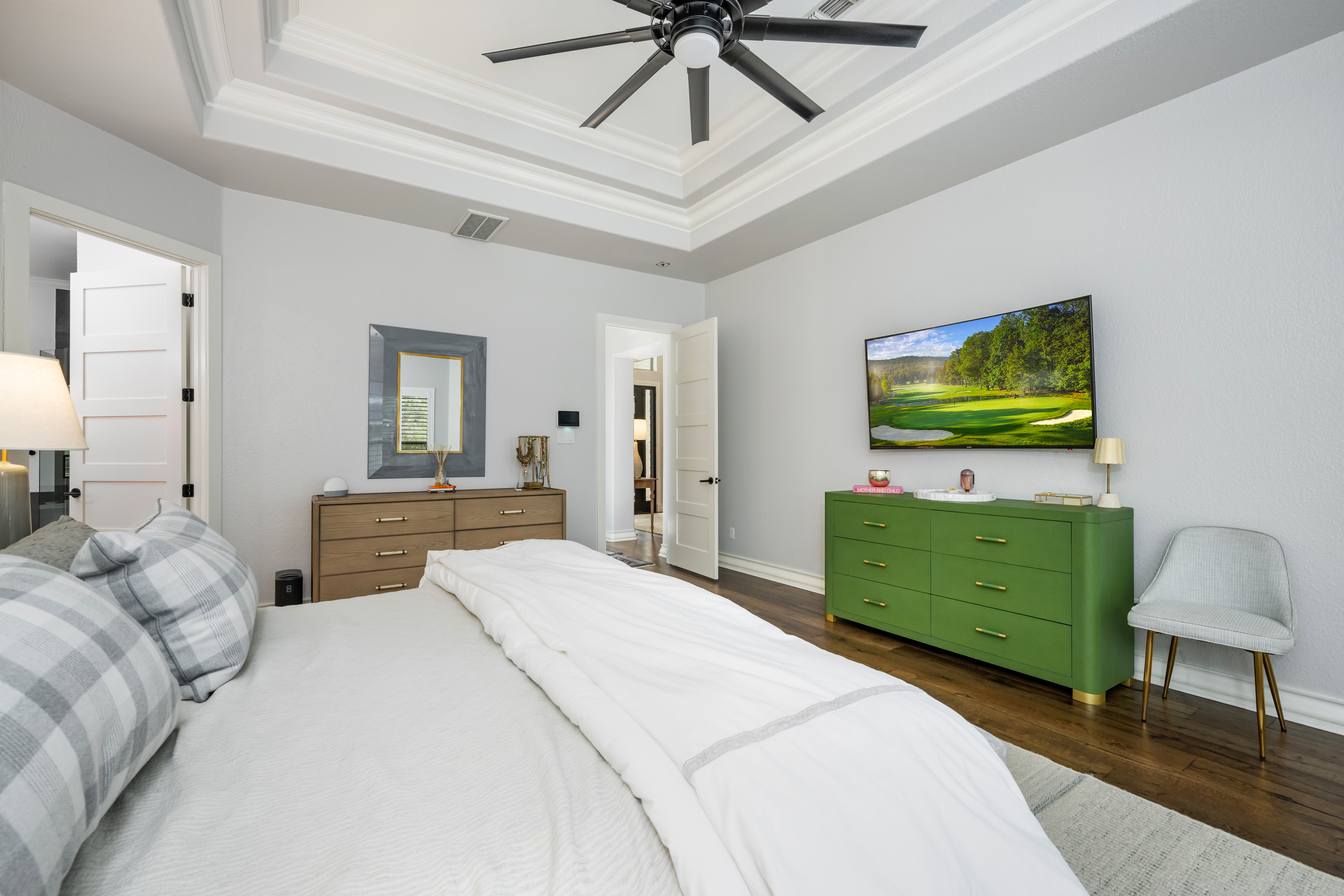  Elegant Retreat with Resort-Style Backyard - 物件實景