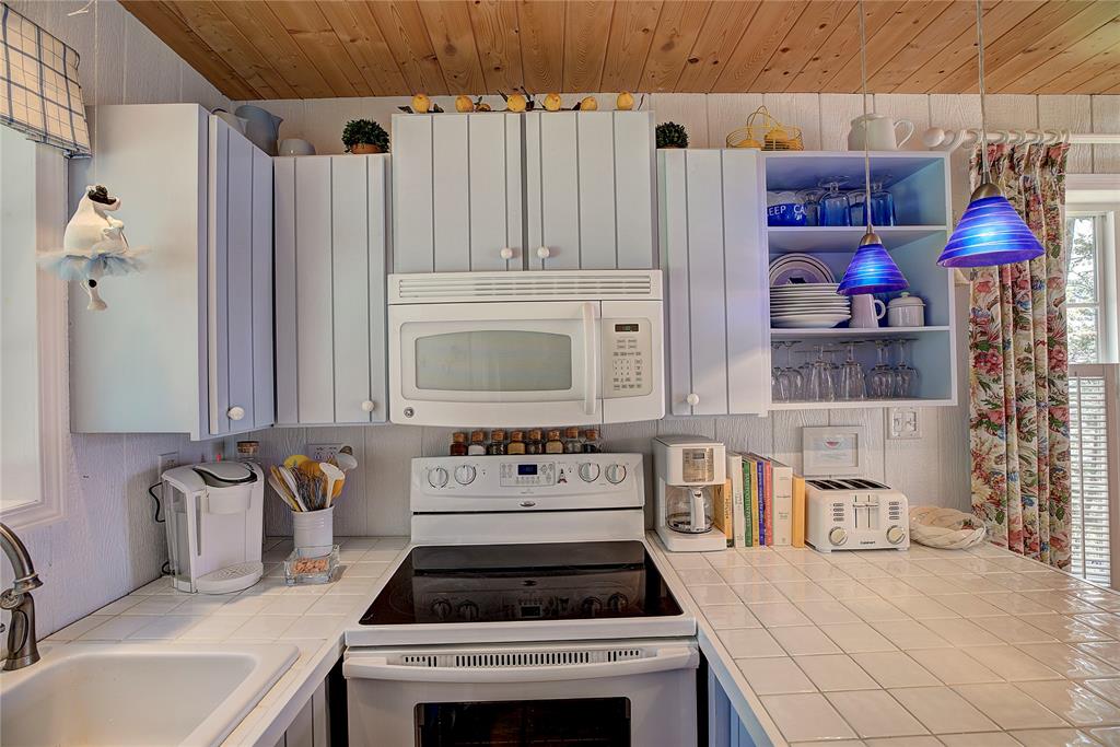 Polson, Montana, 59860, United States, 2 Bedrooms Bedrooms, ,1 BathroomBathrooms,Residential,For Sale,1870410