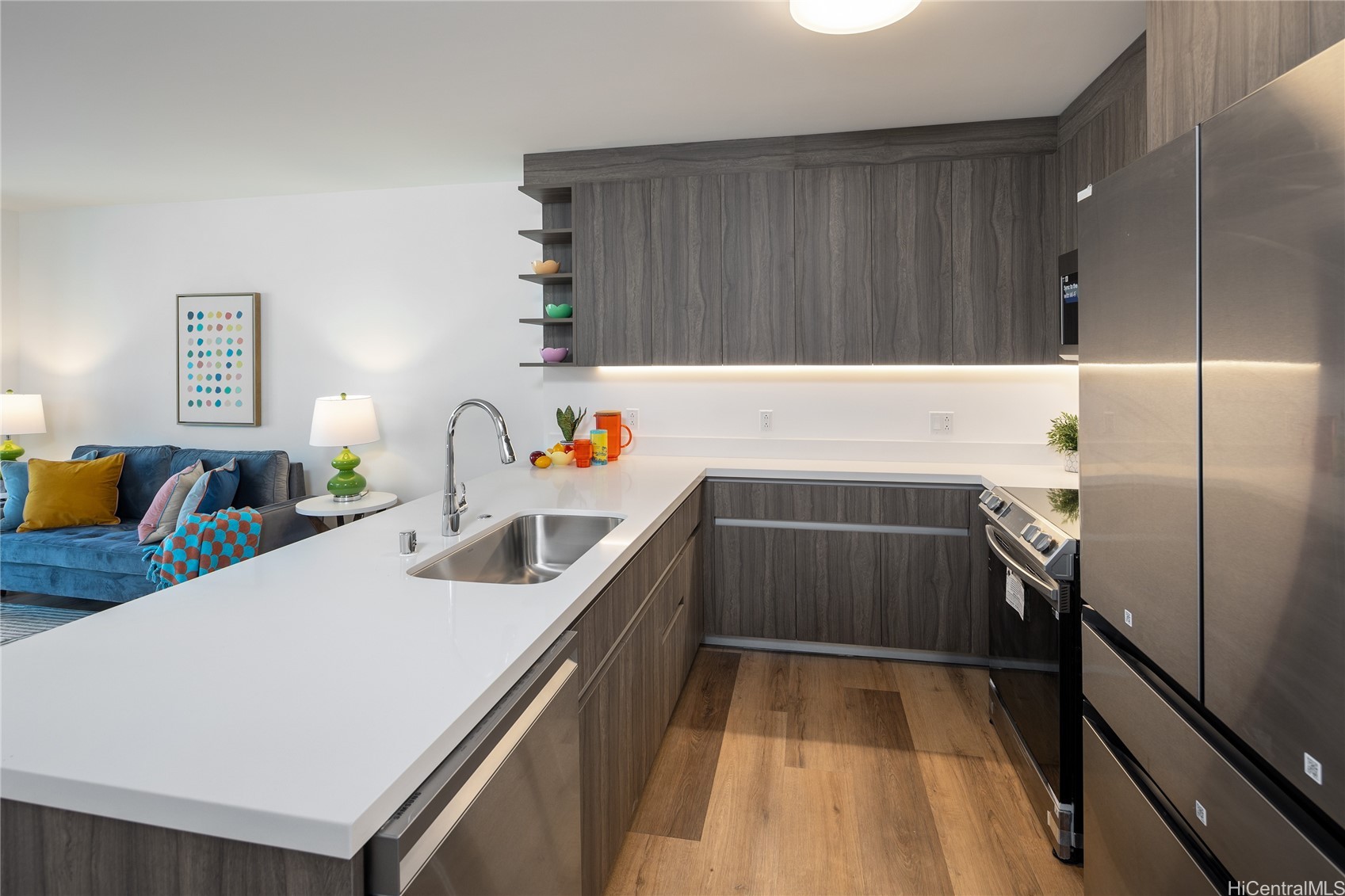 Honolulu, Hawaii, 96814, United States, 2 Bedrooms Bedrooms, ,2 BathroomsBathrooms,Residential,For Sale,1988150