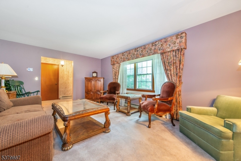 Parsippany-Troy Hills Twp., New Jersey, 07950, United States, 3 Bedrooms Bedrooms, ,4 BathroomsBathrooms,Residential,For Sale,1926193