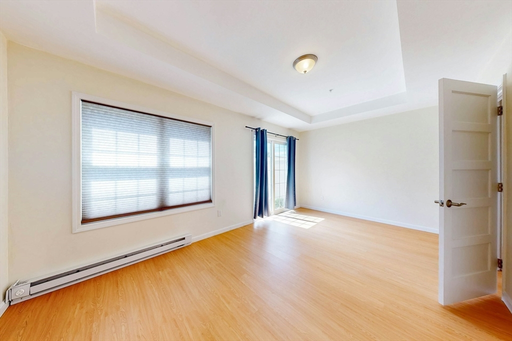 Lynn, Massachusetts, 01905, United States, 2 Bedrooms Bedrooms, ,2 BathroomsBathrooms,Residential,For Sale,1976734