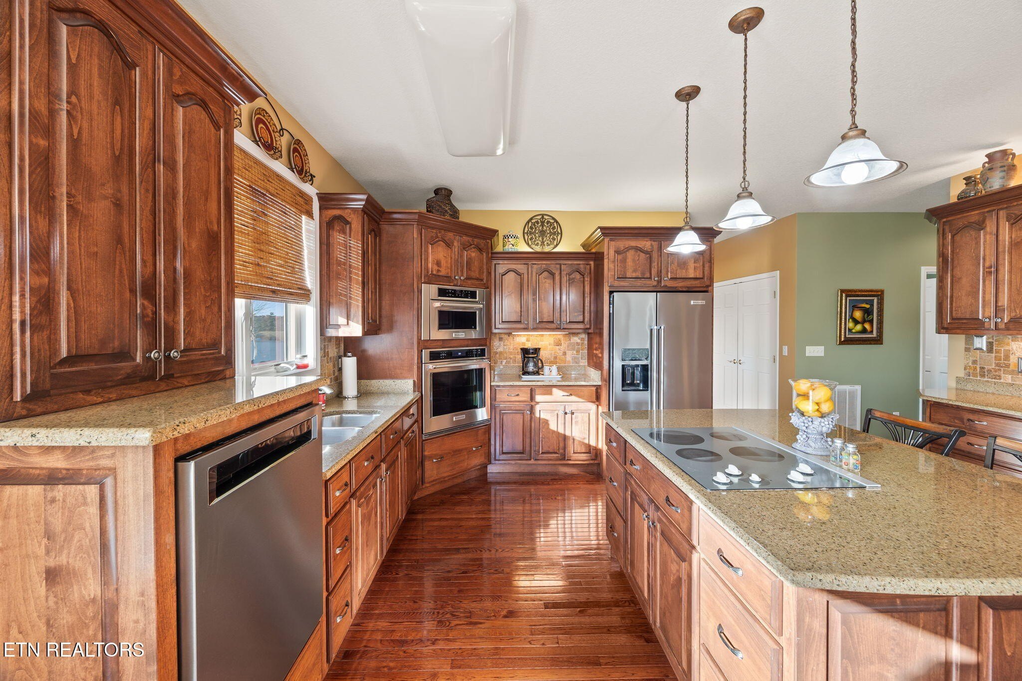 Deer Lodge, Tennessee, 37726, United States, 3 Bedrooms Bedrooms, ,4 BathroomsBathrooms,Residential,For Sale,1996492