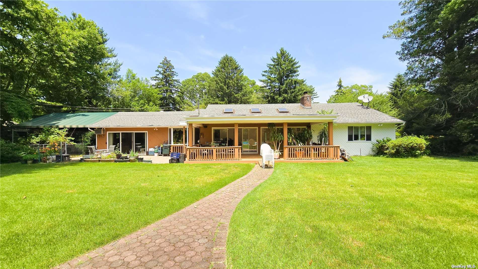 8 The Pines, Old Westbury, New York, 11568, United States, 3 Bedrooms Bedrooms, ,3 BathroomsBathrooms,Residential,For Sale,8 The Pines,1668876