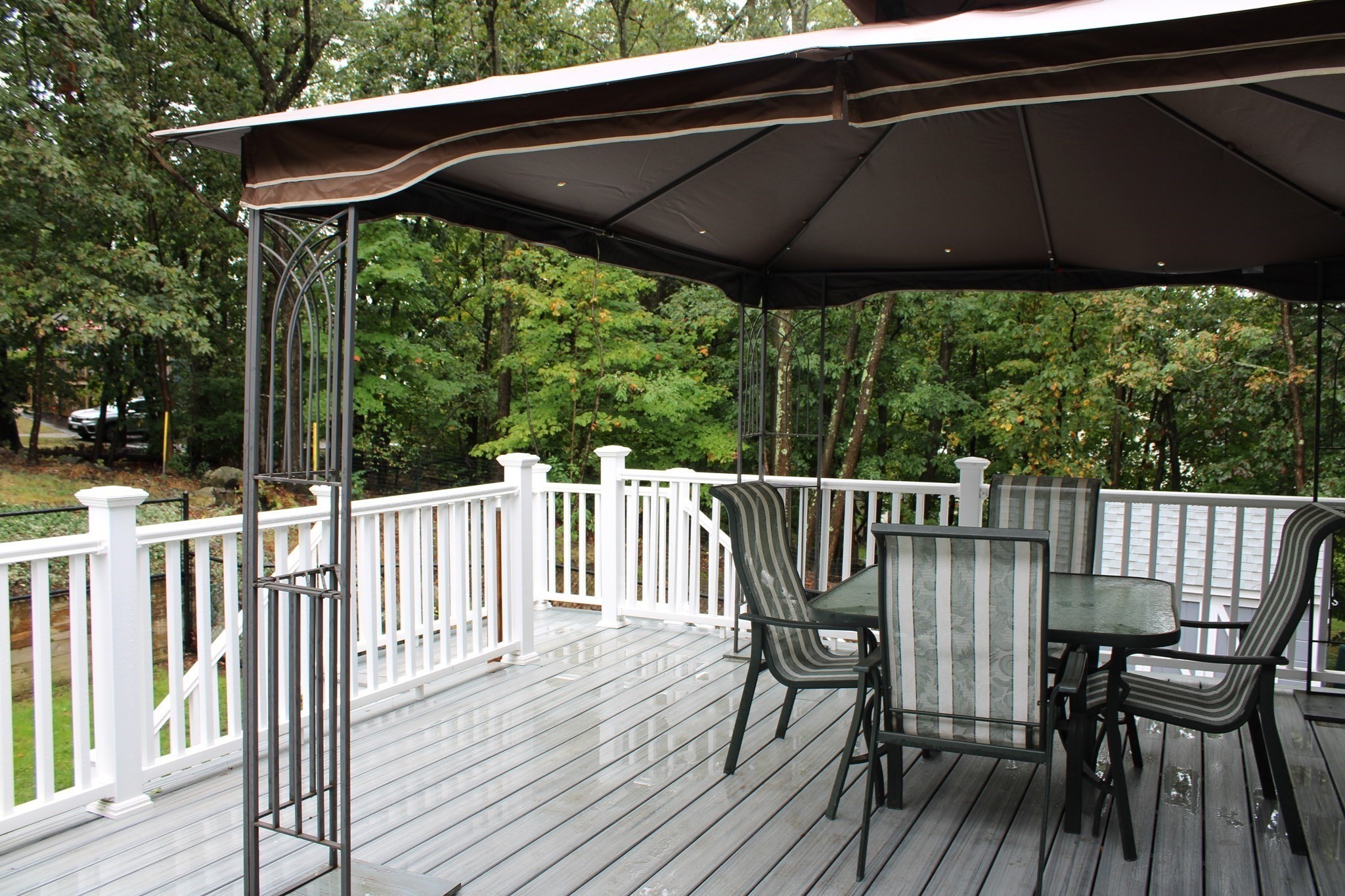 Woburn, Massachusetts, 01801, United States, 4 Bedrooms Bedrooms, ,2 BathroomsBathrooms,Residential,For Sale,1979204