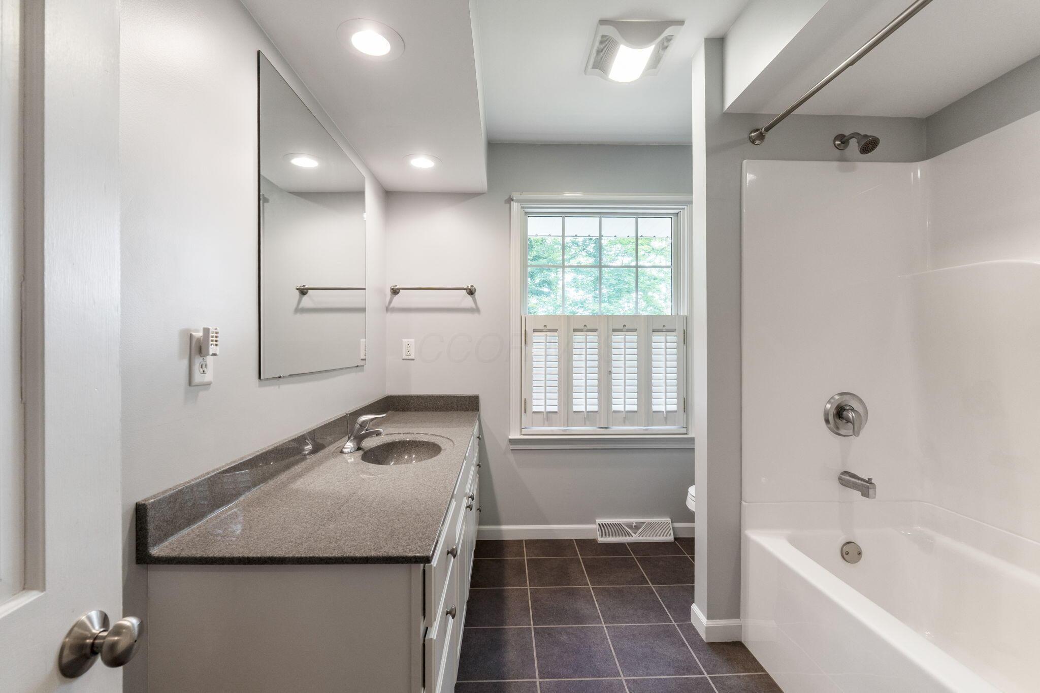 Marion, Ohio, 43302, United States, 5 Bedrooms Bedrooms, ,4 BathroomsBathrooms,Residential,For Sale,1995862