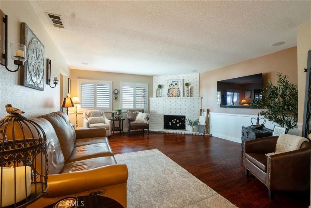 Fallbrook, California, 92028, United States, 3 Bedrooms Bedrooms, ,2 BathroomsBathrooms,Residential,For Sale,1988151