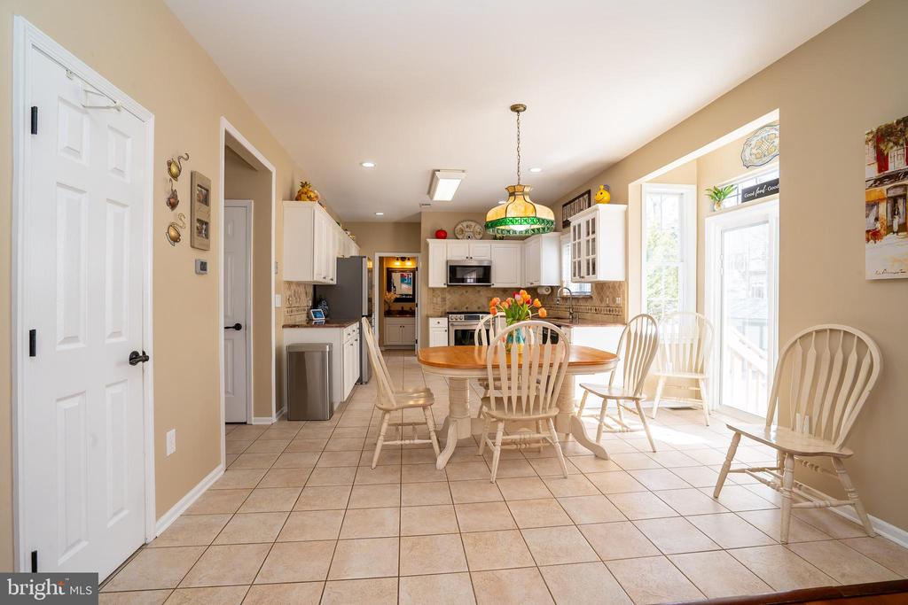 Monmouth Junction, New Jersey, 08852, United States, 4 Bedrooms Bedrooms, ,3 BathroomsBathrooms,Residential,For Sale,1869569