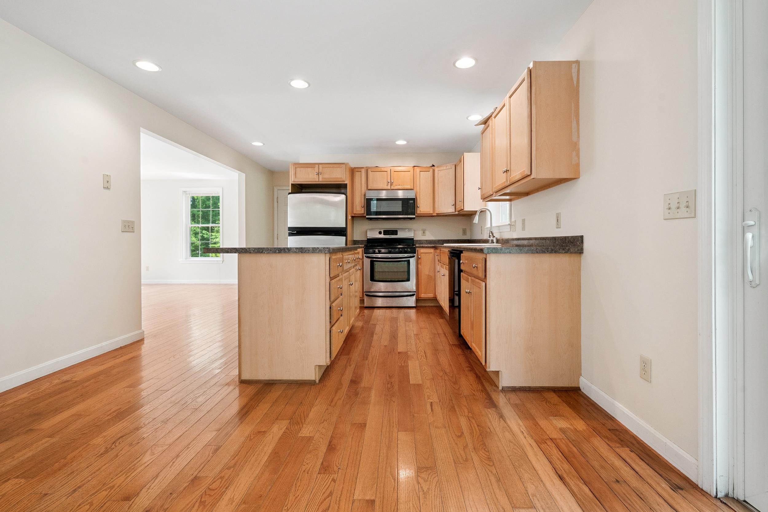 Conway, New Hampshire, 03813, United States, 3 Bedrooms Bedrooms, ,2 BathroomsBathrooms,Residential,For Sale,1906955
