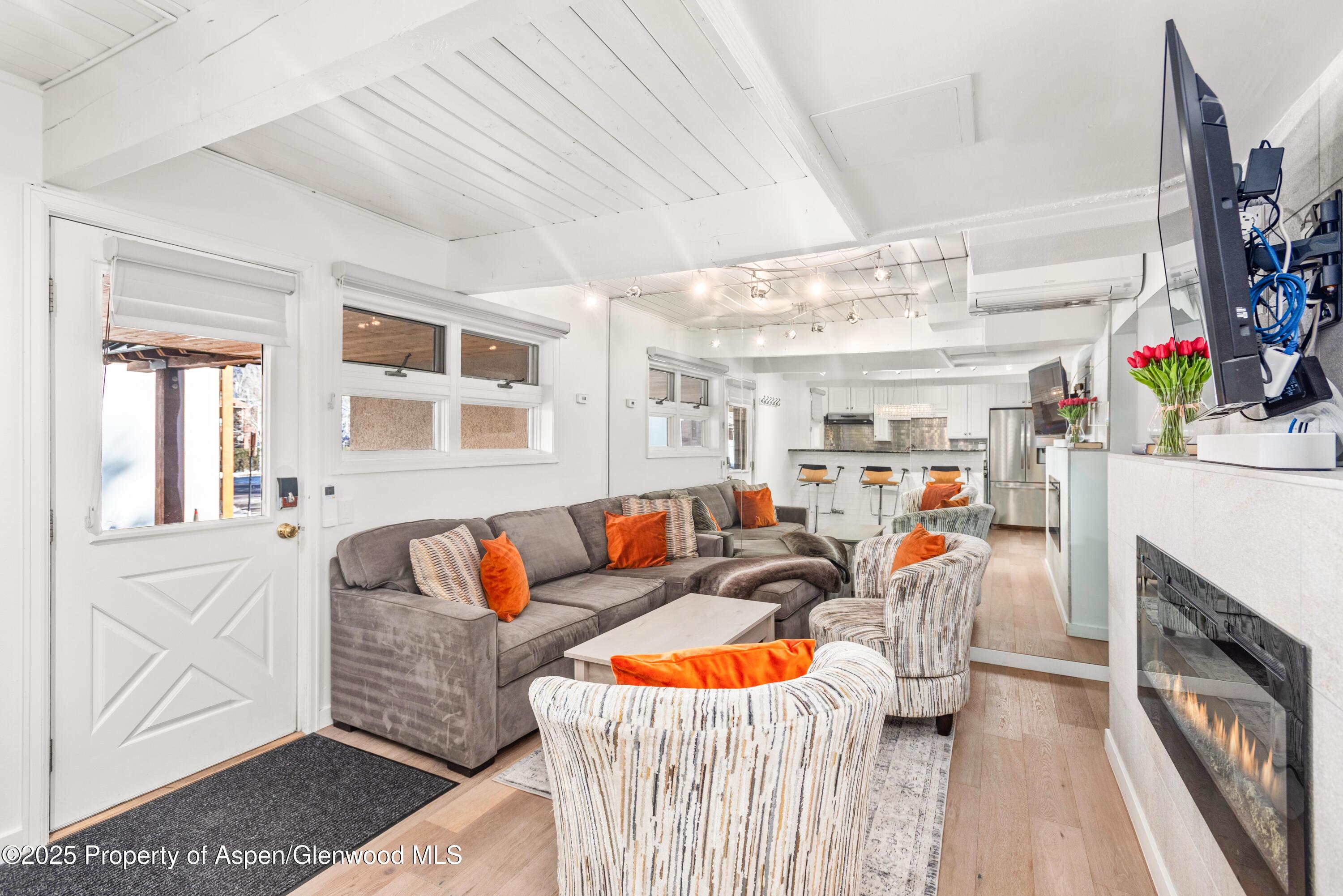 Aspen, Colorado, 81611, United States, 2 Bedrooms Bedrooms, ,1 BathroomBathrooms,Residential,For Sale,1826750